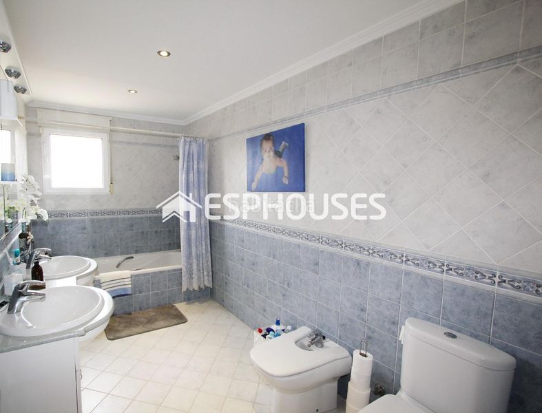 Foto 97fa098e-90f7-4e1c-8f69-b7bb89fbdd63. Casa amb aparcament piscina a Busot