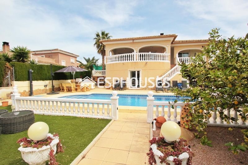 Foto b86fc0cb-0208-4b1e-a2d2-43a2572951dc. Casa amb aparcament piscina a Busot