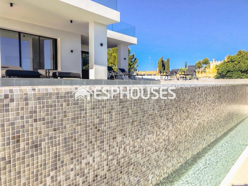 Foto 06bca9fe-2b27-4925-807d-ff458311bab4. Casa amb aparcament piscina a Rojales