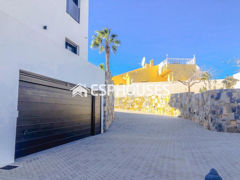 Foto 21a604f9-e937-4a2c-b095-bb13bf09d8a2. Casa amb aparcament piscina a Rojales