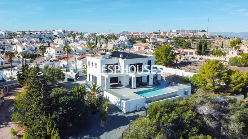Foto 4c21e722-7d54-4627-9e4e-950d2d3d1ab0. Casa amb aparcament piscina a Rojales