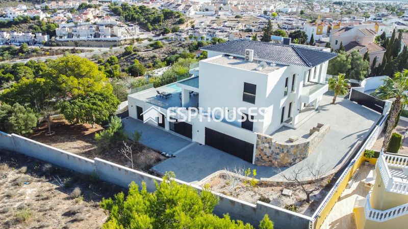 Foto b6351fb8-e478-4a70-9950-7f5e457ddaed. Casa amb aparcament piscina a Rojales