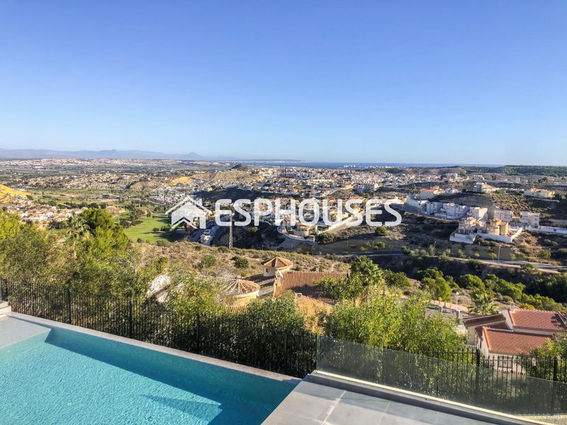Foto cb3e2436-3ba5-4cb9-a07e-e9c74de0eba2. Casa amb aparcament piscina a Rojales