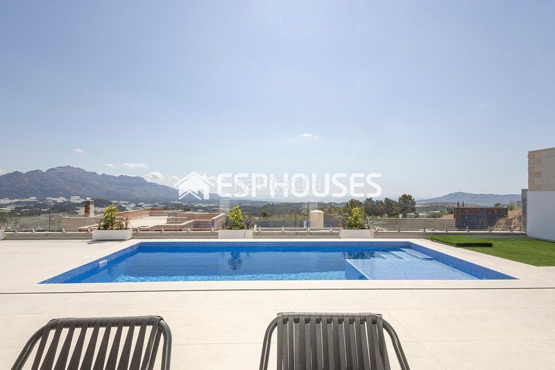 Foto 4d8a4b27-ca4d-4247-ac83-3333136a08ce. Casa amb aparcament piscina a Casco urbano Polop