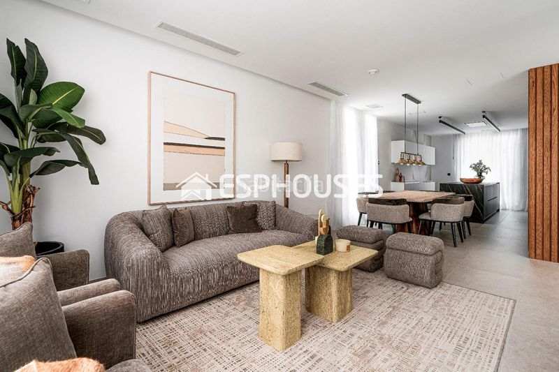 Foto 66d897cc-d224-4a21-9b71-003bc54cd59a. Casa amb aparcament piscina a Varadero Nucia (la)