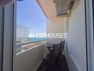 Apartamento en Guardamar Playa. Precioso apartamento reformado junto a la playa con garaje.