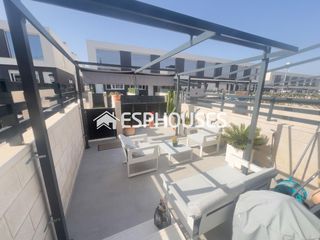 Casa aparellada a Monte y Mar