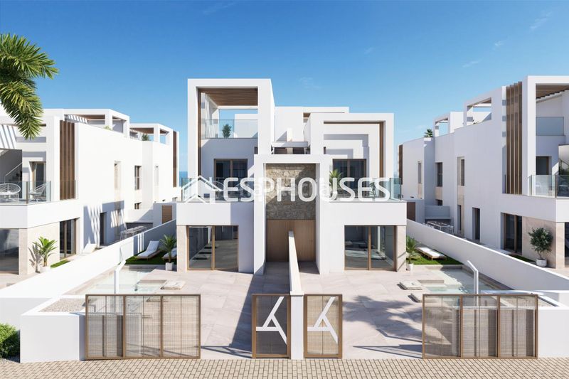 Foto 95cafbde-2c3e-43b7-9f9d-d089b6de95c8. Casa amb aparcament piscina a Las Lomas de Rame-Bahía Bella Alcázares (Los)