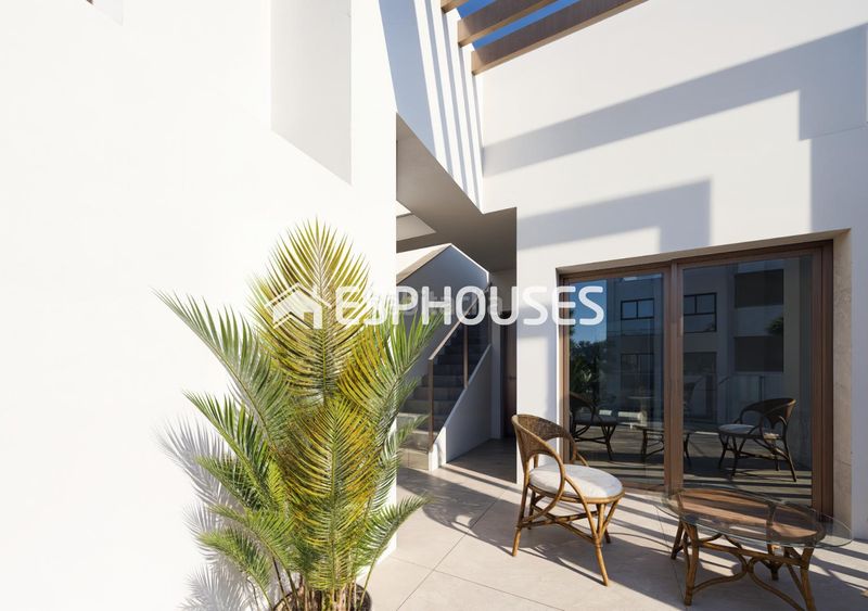 Foto f8fc5b8d-6492-4c7d-b11a-cdb2292238c3. Casa amb aparcament piscina a Las Lomas de Rame-Bahía Bella Alcázares (Los)