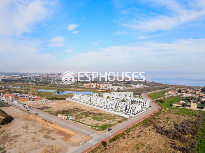 Foto f8fefc6c-3fc9-4b6a-85be-def69db1f02e. Casa amb aparcament piscina a Las Lomas de Rame-Bahía Bella Alcázares (Los)