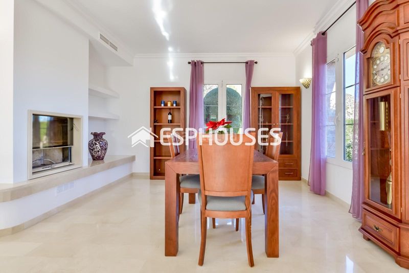 Foto 49d7bd3a-ea2d-49b9-a360-2dfef7afdbde. Casa amb calefacció aparcament piscina a Oliva playa Oliva