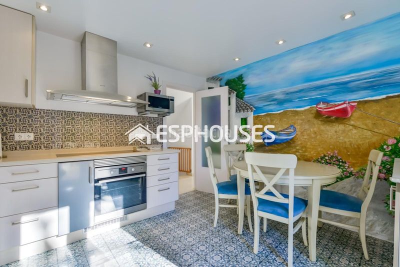 Foto a14fb044-eac4-4189-bef3-5e182c82593a. Casa amb calefacció aparcament piscina a Oliva playa Oliva