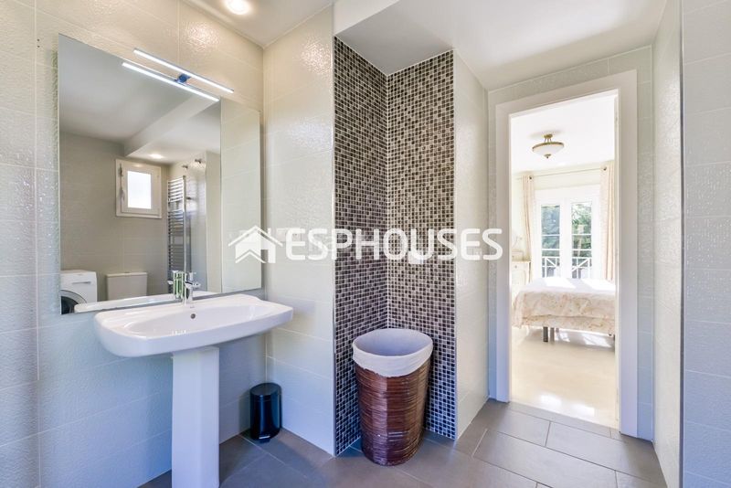 Foto eea43138-5c08-4300-98f2-ce7dc5d21a85. Casa amb calefacció aparcament piscina a Oliva playa Oliva
