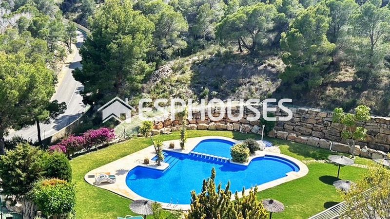 Foto 4b7d4a97-b61e-43a7-96e5-15c25ae7d7d0. Pis amb calefacció aparcament piscina a Altea hills Altea