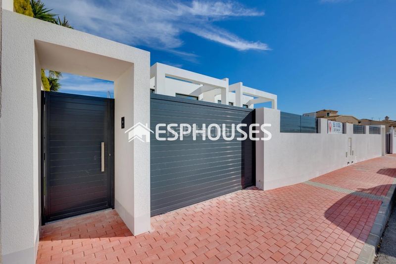 Foto b1d01b38-bf48-478e-b725-ed94799b8720. Casa amb aparcament piscina a Torreblanca Torrevieja