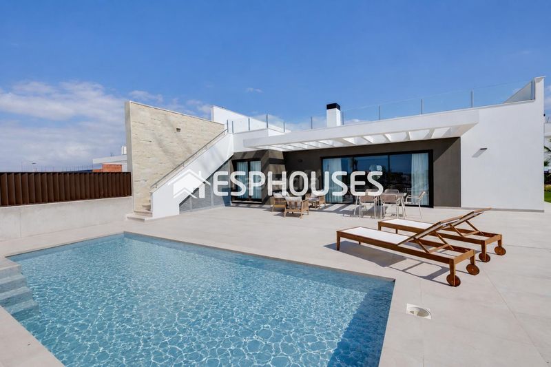 Foto 11d44589-3823-4b77-8b1d-5e0dbb8a51d3. Casa amb aparcament piscina a Bonalba-Cotoveta Mutxamel