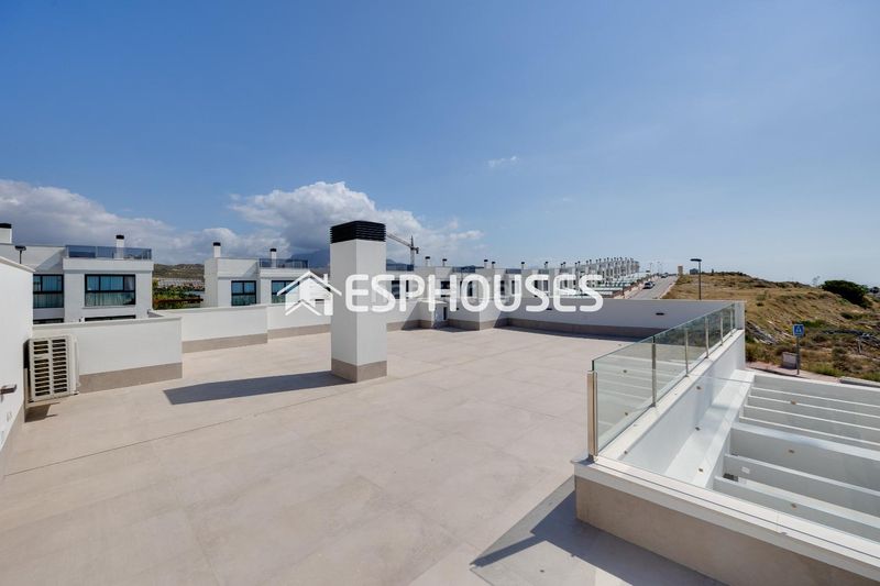Foto ea482a8d-8003-4b06-8d13-c4fb68e1a6d6. Casa amb aparcament piscina a Bonalba-Cotoveta Mutxamel