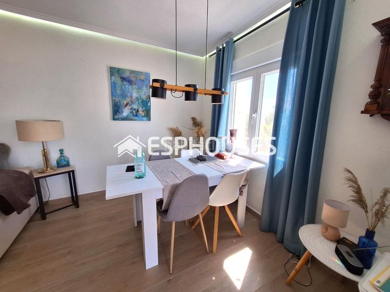 Foto 2e197f09-f260-418b-823b-a3ac40e8f75c. Apartament amb aparcament piscina a Centro Rojales