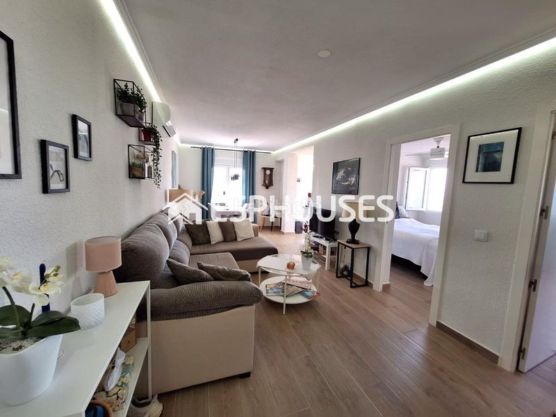 Foto 33f31879-80a6-40cb-b31e-93ef43dbbdb9. Apartament amb aparcament piscina a Centro Rojales
