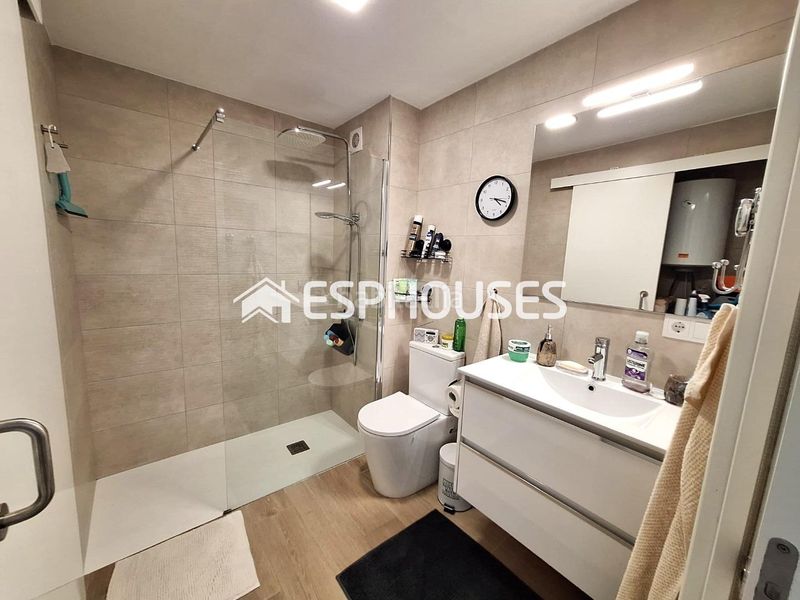 Foto 497ff684-0131-45e8-afec-ff198374b399. Apartament amb aparcament piscina a Centro Rojales