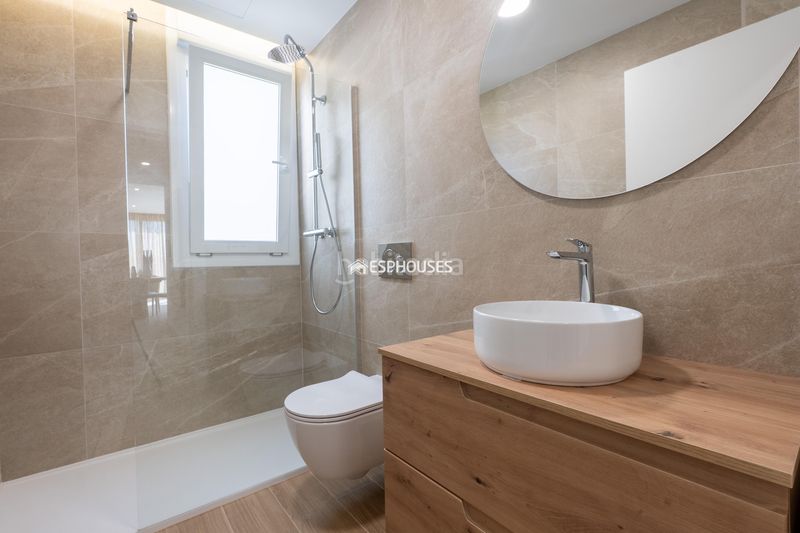 Foto c1130fec-4237-41bc-ac82-032b93e5aefe. Casa amb aparcament piscina a Casco urbano Polop