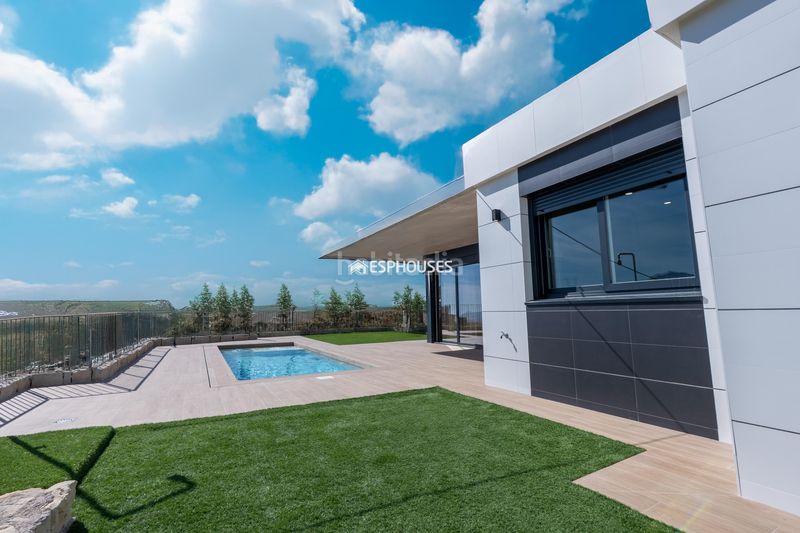 Foto e6a40d8d-72d5-4d0e-b4ec-72a8a1f22cf4. Casa amb aparcament piscina a Casco urbano Polop
