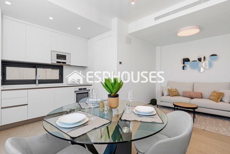 Foto a53866e0-e966-4c20-a475-7542d2543671. Casa amb aparcament piscina a Campoamor Orihuela