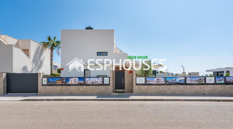 Foto dcccd887-7013-41d4-b6b0-1e026fe533c0. Casa amb aparcament piscina a Campoamor Orihuela