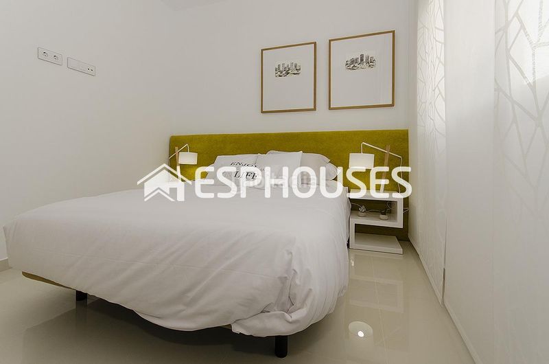 Foto b756eef9-6874-43f8-8782-4f714ce8ab3b. Casa amb aparcament piscina a Campoamor Orihuela