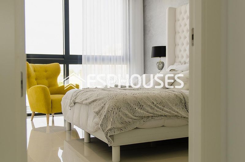 Foto d9dc1c61-5c5b-4e2c-ad5c-001231b22068. Casa amb aparcament piscina a Campoamor Orihuela