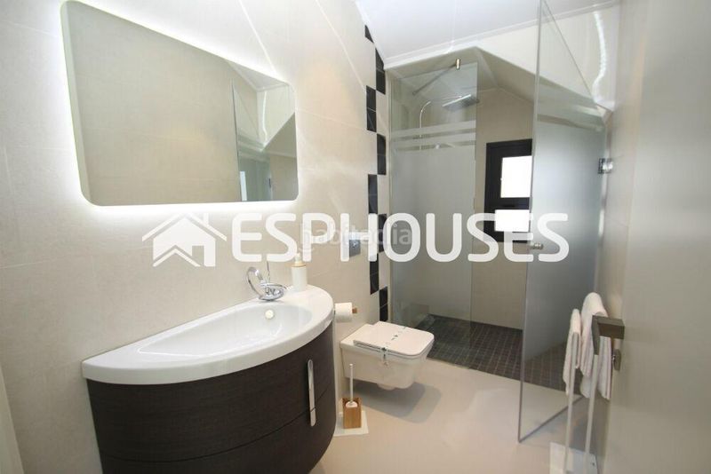 Foto 4c172d08-9a93-4503-bf87-d5c647ed2dab. Casa amb aparcament piscina a Campoamor Orihuela