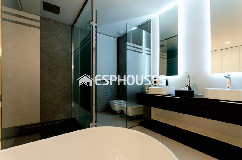Foto ac5fd984-d20a-4a7e-a4f0-beb1a12593ce. Casa amb aparcament piscina a Campoamor Orihuela