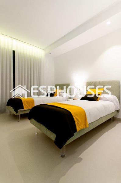 Foto cbf9153d-203e-4c49-ba37-ebf3fd0bd83f. Casa amb aparcament piscina a Campoamor Orihuela