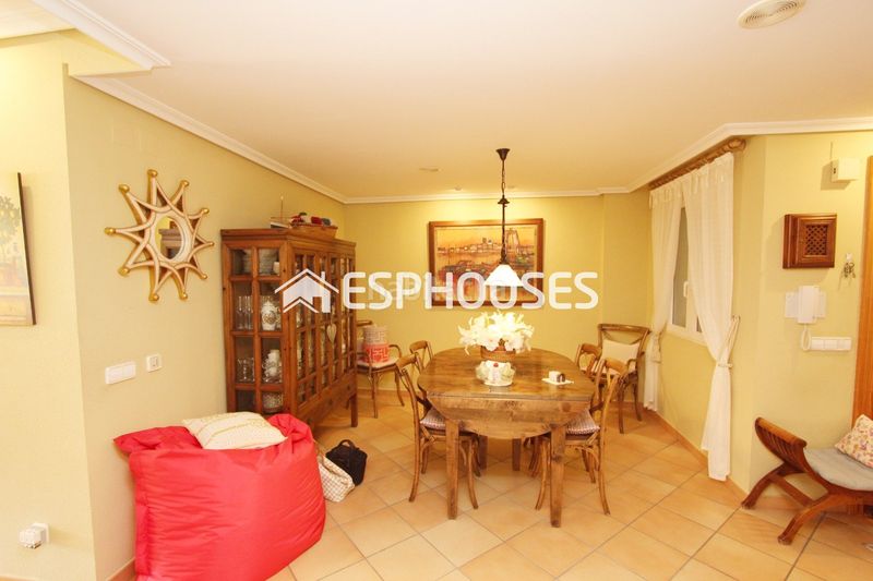 Foto 75e92778-c8f0-47a0-8a2a-4a46fd827762. Apartament amb aparcament a Altea ciudad Altea
