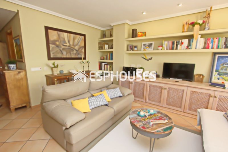 Foto 94f3207f-a4ac-4bd7-baa6-75f1dfeb7495. Apartament amb aparcament a Altea ciudad Altea