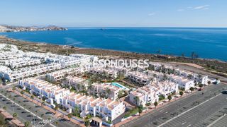 Penthouse in San Juan de los Terreros. Apartamentos en 1ª línea directamente en la playa en mar de pulp