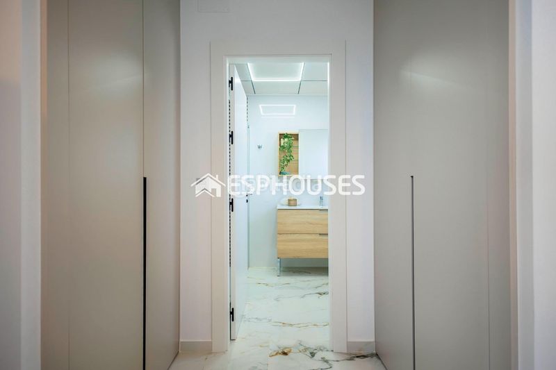 Foto 6a8877db-1d75-4455-8371-79b14db7a45e. Chalet mit pool in El Pinar de Campoverde Pilar de la Horadada