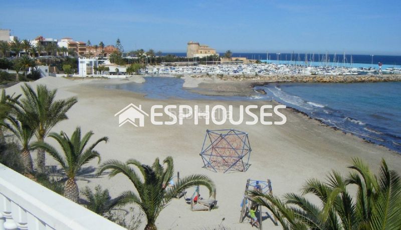 Foto ee31d0fe-e375-4d24-8967-64a42df06936. Chalet mit pool in El Pinar de Campoverde Pilar de la Horadada