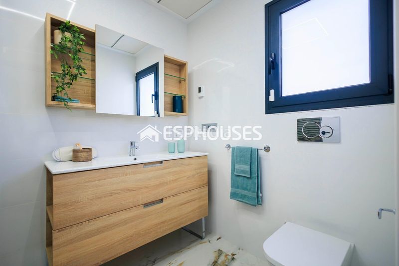 Foto f84a3110-7321-4942-81fc-75da29653f50. Chalet mit pool in El Pinar de Campoverde Pilar de la Horadada