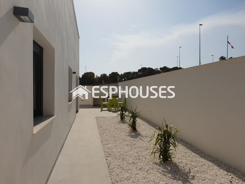 Foto 066f3a56-5fdb-455b-8ed3-46846656054a. Chalet mit pool in El Pinar de Campoverde Pilar de la Horadada