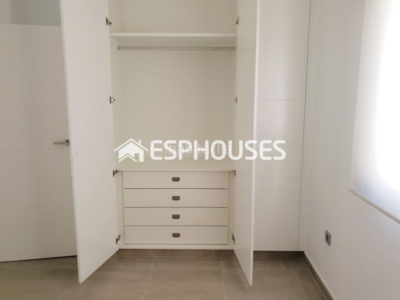 Foto 2a873819-5e79-4768-b481-ff23a28d4e22. Chalet mit pool in El Pinar de Campoverde Pilar de la Horadada