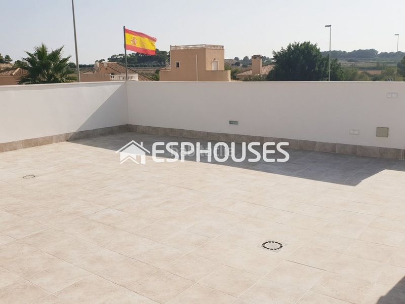 Foto 2ed6c0af-c010-4e4a-9f05-f1e90b1f81b7. Chalet mit pool in El Pinar de Campoverde Pilar de la Horadada