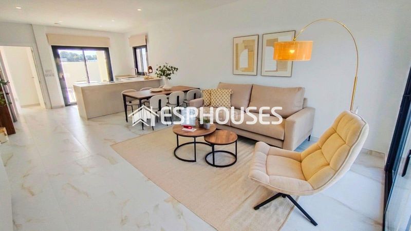 Foto 70fc46b7-d785-427a-a3d0-ae02099d81ff. Chalet mit pool in El Pinar de Campoverde Pilar de la Horadada