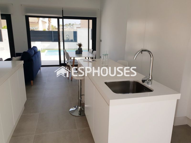 Foto 93336697-b145-4c0f-ba7e-fb3c2a4c86df. Chalet mit pool in El Pinar de Campoverde Pilar de la Horadada