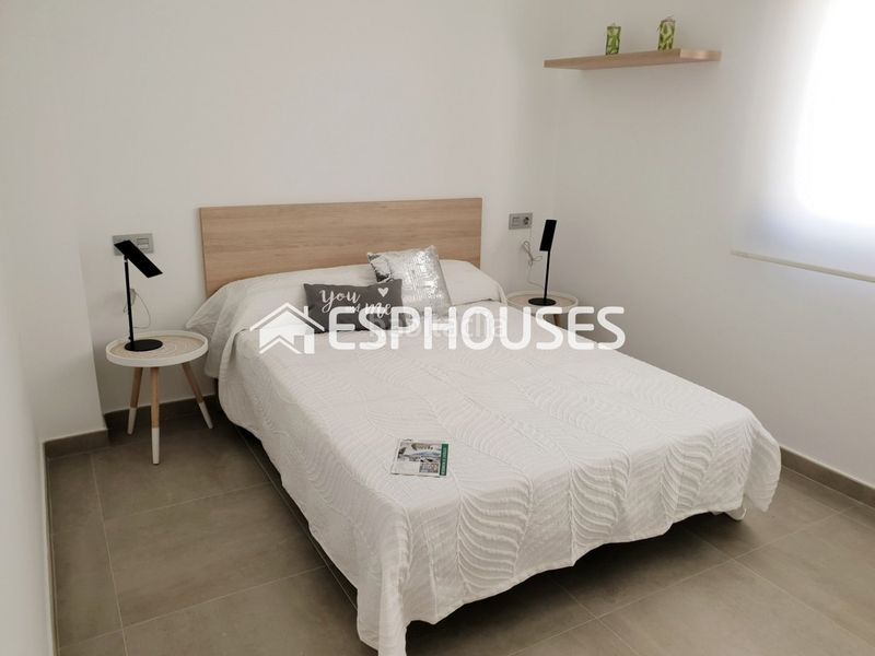 Foto c5aebddc-7369-4c90-9906-768767cc70fd. Chalet mit pool in El Pinar de Campoverde Pilar de la Horadada