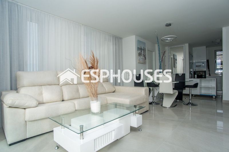Foto 4cae4c32-962a-4641-a324-83a3ae99e228. Appartement avec piscine dans cala Finestrat Finestrat