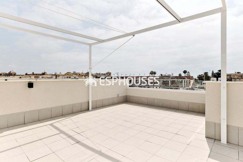 Foto 9bd066f1-d754-49ff-b4cb-6449ec808fa4. Casa amb piscina a La Veleta Torrevieja