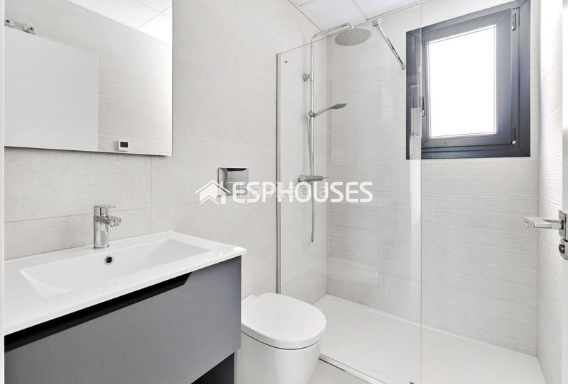 Foto fa429941-322f-445c-8a30-0ad10c3265fc. Casa amb piscina a La Veleta Torrevieja