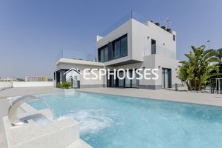 Xalet a Campoamor. Villas de obra nueva a 250 m de la playa en campoamor