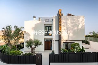 Xalet a Varadero. Exclusiva villa de obra nueva con piscina privada